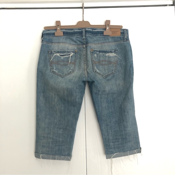 Abercrombie & Fitch med rise light wash destroyed denim Bermuda shorts size 27 - Picture 3 of 12